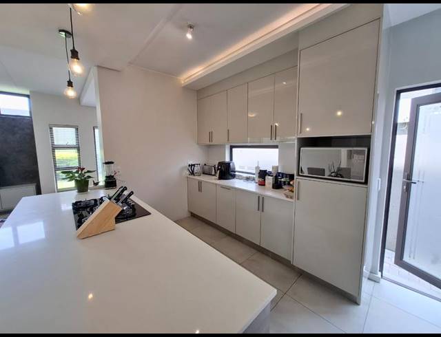 3 BEDROOM TOWNHOUSE FOR SALE IN FERNDALE